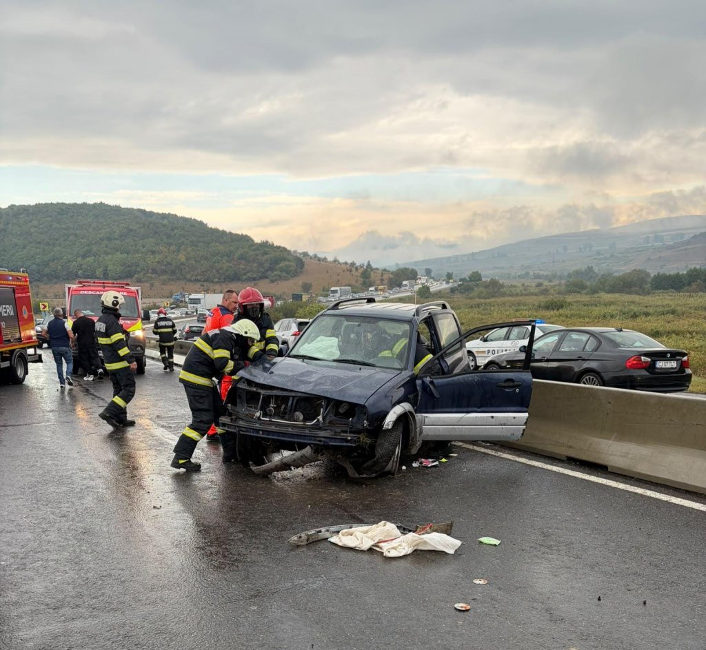 Accident rutier pe un drum din Cluj. Un bărbat de aproximativ 70 de ani a ajuns la spital