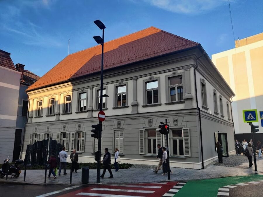 O casă cumpărată de Ghenie, resturată 10 ani, nou spațiu de artă al Clujului. A fost sală de bal, spital și cuprinde Turnul Cizmarilor