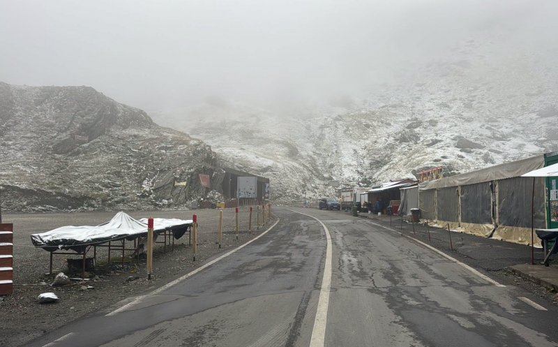 A nins pe Transfăgărășan! CNAIR: „Deocamdată, nu a fost necesară intervenția utilajelor de deszăpezire”