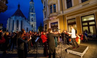 Emoție și muzică în centrul Clujului. Sute de oameni au participat la "Concertul pentru Pace”
