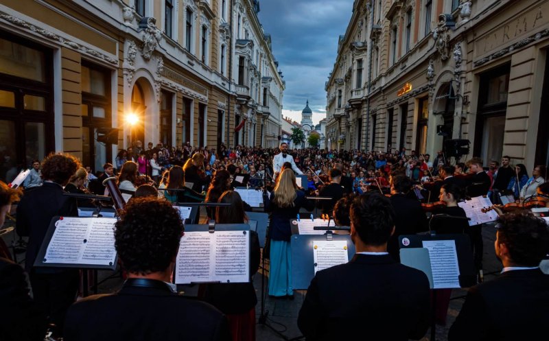 Emoție și muzică în centrul Clujului. Sute de oameni au participat la "Concertul pentru Pace”