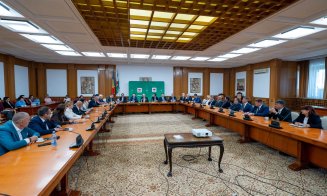 Mircea Abrudean, alături de Siegfried Mureșan la întâlnirea cu parlamentarii UDMR: „Mai sunt câteva etape până la votul de învestitură”