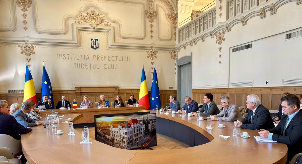 Peste 6.400 de cetățeni străini, în evidențele Serviciului pentru Imigrări Cluj în primele opt luni ale anului. Prefectura Cluj, întâlnire cu consulii din județ
