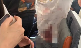 Atac terorist într-un avion cu 175 de pasageri la bord. Un pilot l-a înjunghiat pe celălalt și a încercat să prpbușească aeronava