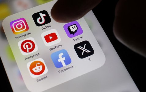 Clujean reținut pentru 24 de ore pentru amenințare, la distanță de o lună de la comiterea faptelor, deși scandalul dintr-o benzinărie fusese transmis LIVE pe net