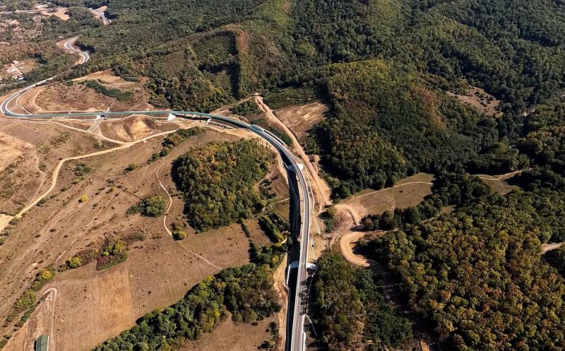 „Perla coroanei” de pe Autostrada Transilvania intră în șantier. Cum arată acum cel mai scump tronson de pe A3, cu cel mai lung tunel din țară