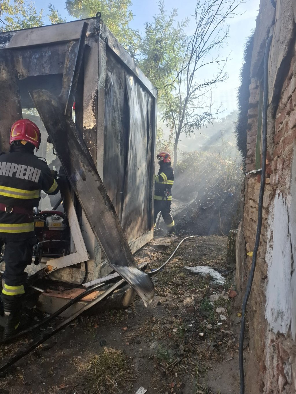 Incendiu într-un container metalic. Pompierii clujeni au intervenit