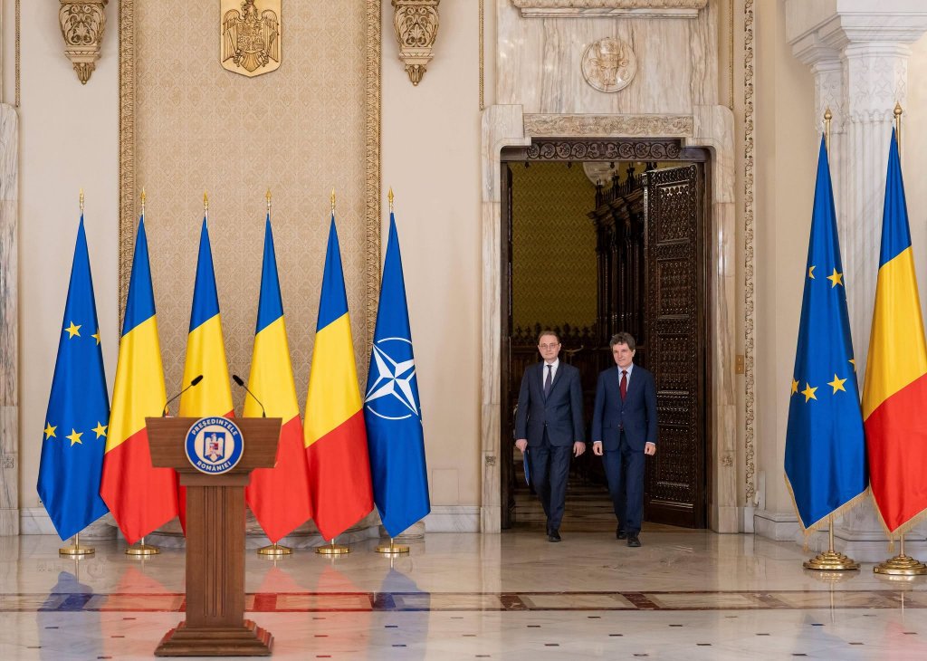 Președintele a semnat decretul prin care Luca Niculescu este desemnat candidat la funcția de premier