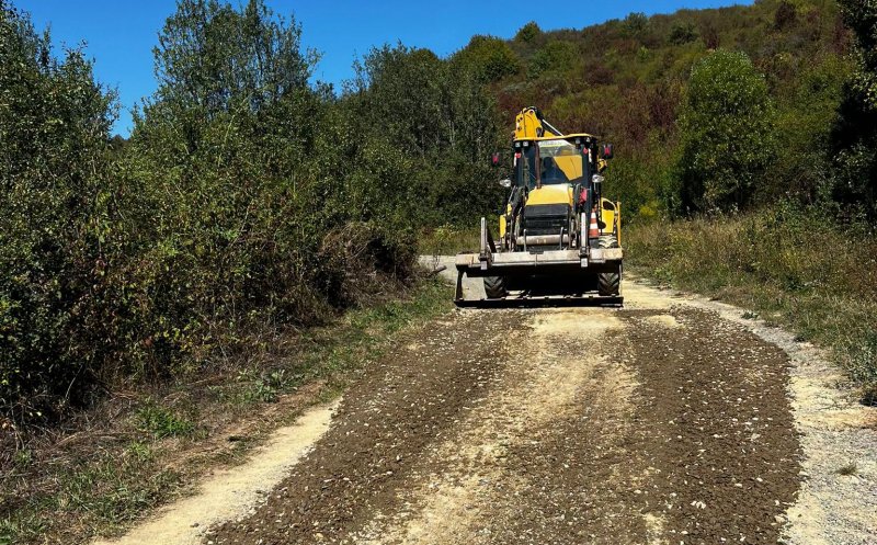 Străzi distruse de ploile torențiale, reparate din fondul de rezervă al județului Cluj