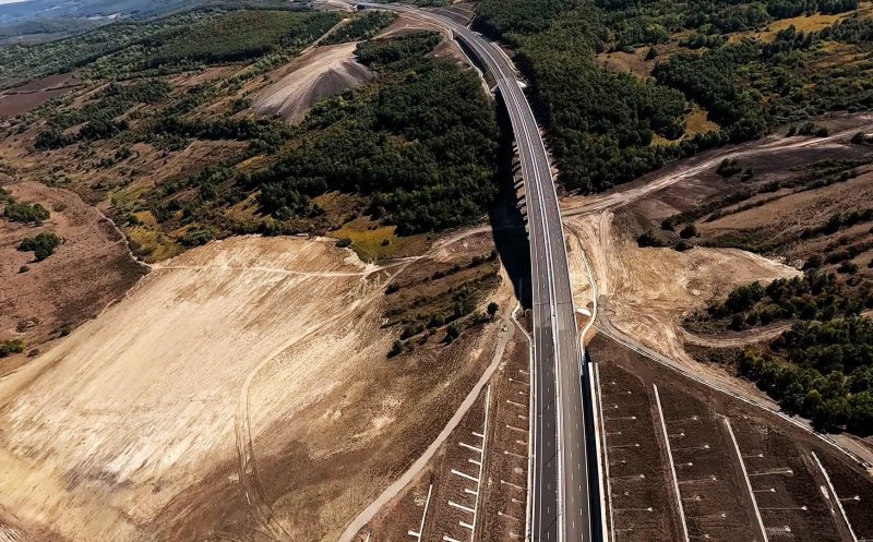 Cu avionul pe Autostrada Transilvania: Imagini spectaculoase între Poarta Sălajului și Zimbor