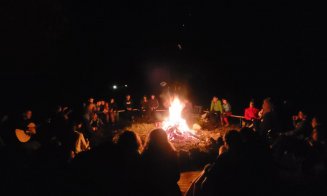 Tabără fără limite, la Cluj: zeci de elevi cu deficiențe de vedere, trei zile de munte și adrenalină la Moara de Pădure
