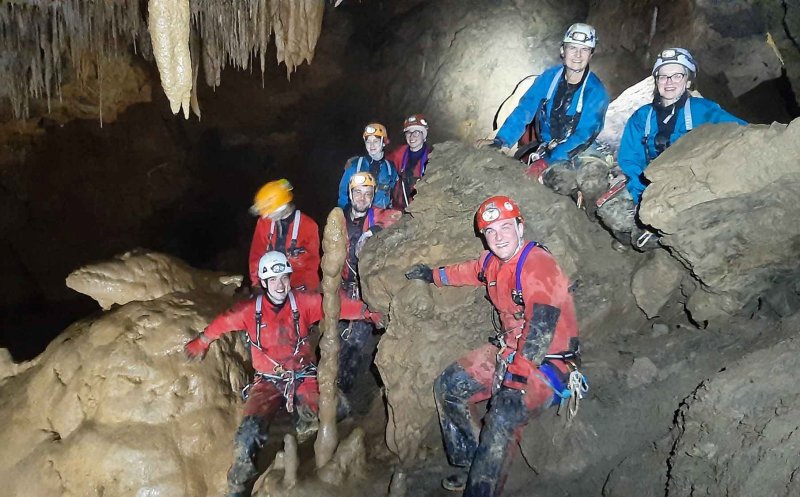 Salvatori clujeni, antrenamente pentru misiuni în peșteri, alături de experți din 30 de țări