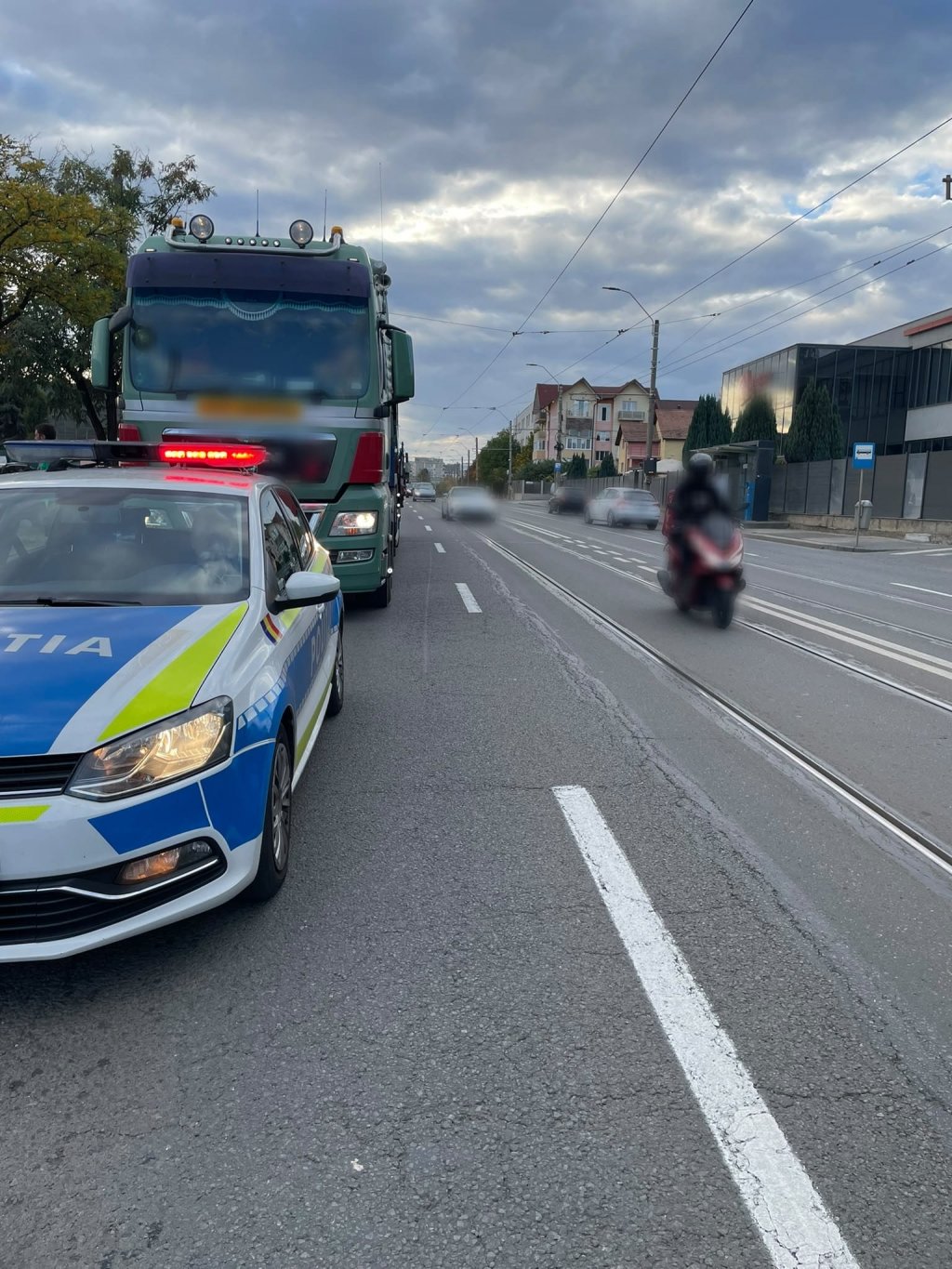 Șofer dat jos de la volan! A venit cu mastodontul la Cluj și a plecat cu amenzi de 26.000 de lei