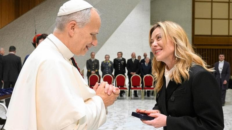 Giorgia Meloni i-a transmis un mesaj de susținere Papei după anunțul operației la plămân