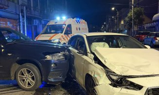 ACCIDENT în Cluj-Napoca: Mașini făcute praf după ce un șofer de 23 de ani a uitat ce a învățat la școală când și-a luat carnetul