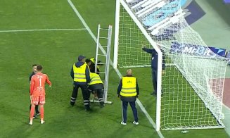 Așa ceva, mai rar în Superliga! De ce au intrat cu scara pe teren în partida cu 7 goluri ”U” Cluj - Rapid de pe Cluj Arena