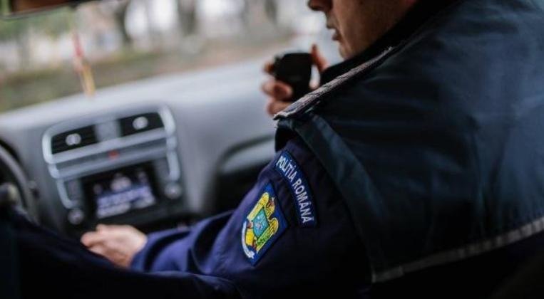 Scene șocante în Cluj: un bărbat și-a amenințat fosta parteneră, a obligat-o să urce pe un moped, apoi a bătut-o și i-a furat telefonul și bijuteriile