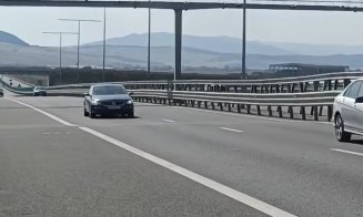 "Trambulină” pe autostrada A10 Sebeș–Turda. Mașinile "sar” la trecerea peste o denivelare a carosabilului