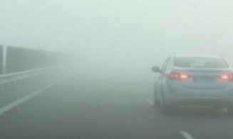 Codul galben de ceață de la Cluj, prelungit. Vizibilitate redusă izolat sub 50 m