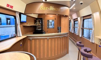 Așa arată noul vagon Bar-Bistro modernizat de Remarul 16 Februarie Cluj-Napoca
