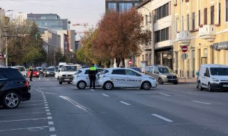 Trafic dat peste cap în Mărăști, în această dimineață. Calea Dorobanților, blocată după ce o conductă de apă s-a spart