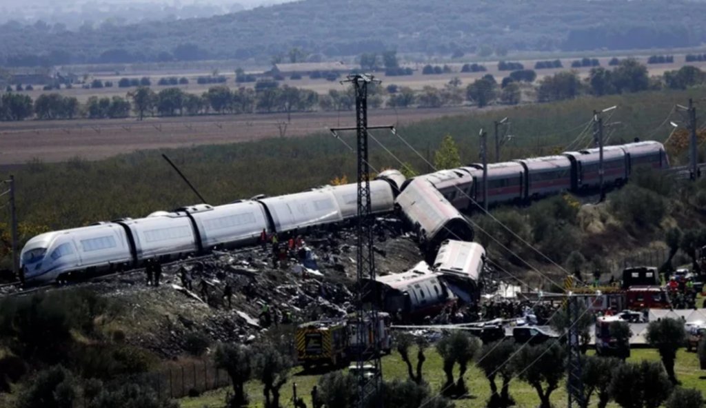 Mărturia românului care a asistat la catastrofa feroviară din Spania și a sărit în ajutorul pasagerilor: "A fost o explozie ca o bombă”