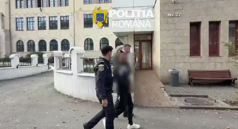 Scene violente într-o comună din Cluj: un bărbat de 37 de ani ar fi agresat un localnic de 61 de ani și ar fi distrus ușa unei locuințe. Suspectul a fost arestat preventiv