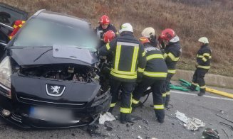 Accident GRAV pe centura Vâlcele-Apahida. Un bărbat a rămas încarcerat, iar o femeie și doi copii au avut nevoie de îngrijiri medicale