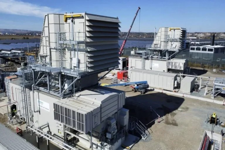 O nouă centrală electrică în România. Unitatea pe gaze de la Câmpia Turzii a intrat deja în probe
